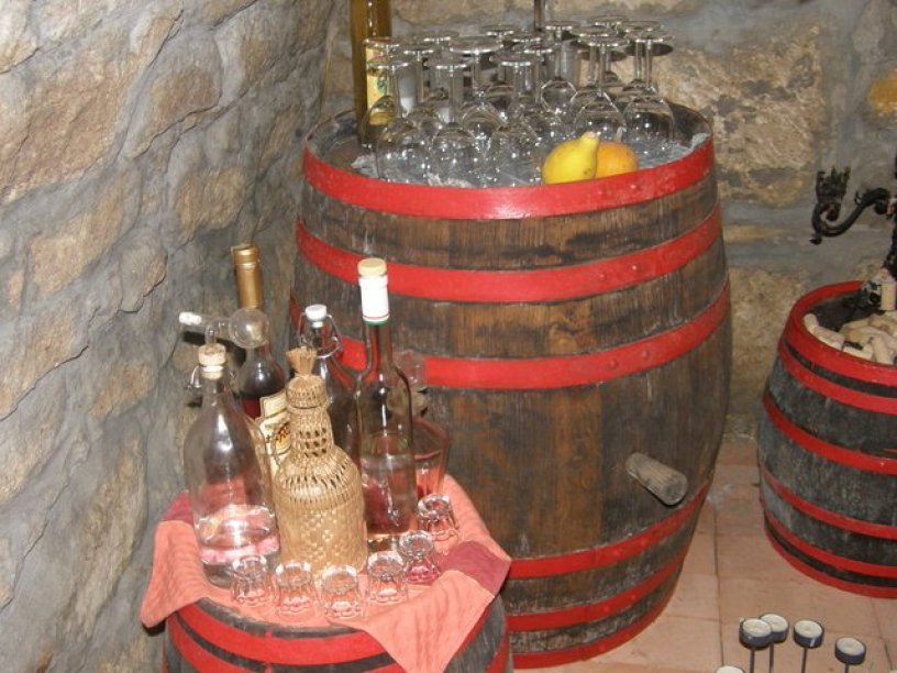 Bortúra és borkóstoló ebéddel Etyeken Galéria