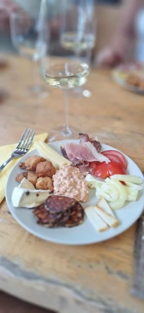 Gasztro-Borkóstoló magyaros falatkákkal Galéria